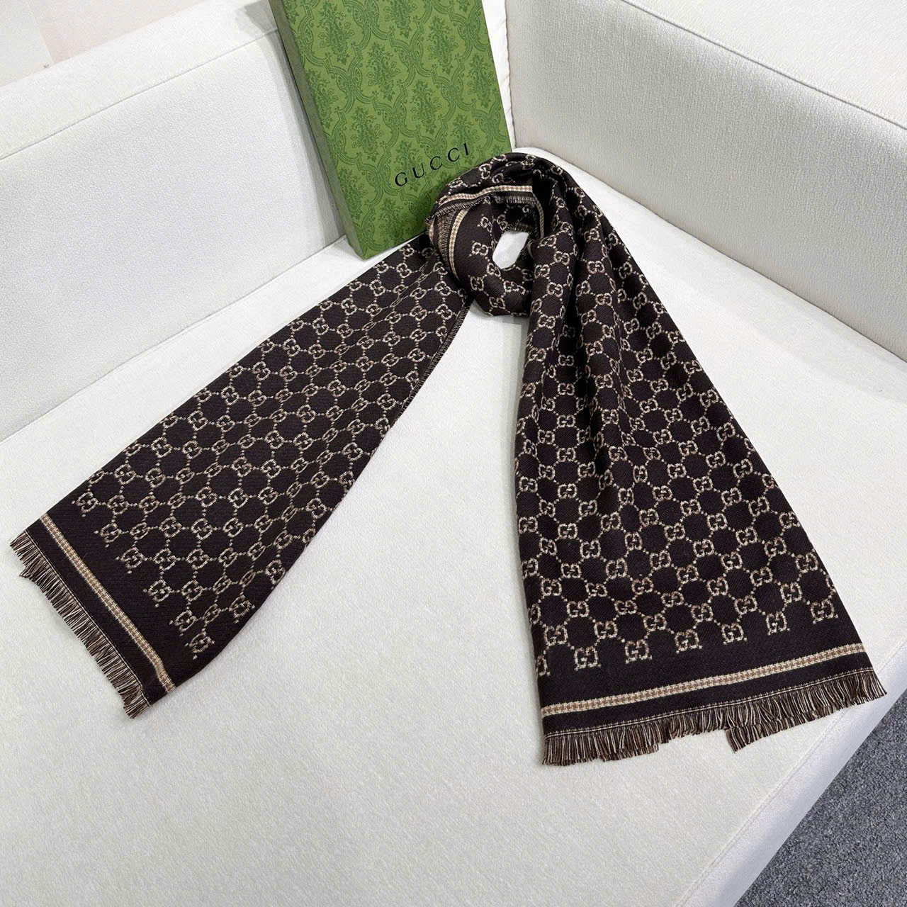 khăn quàng cổ gucci