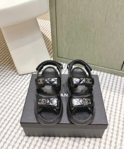 Dép Xăng Đan Đế Cao Chanel 26s - Phong Cách Retro Futuristic, Cá Tính, Authentic 1:1