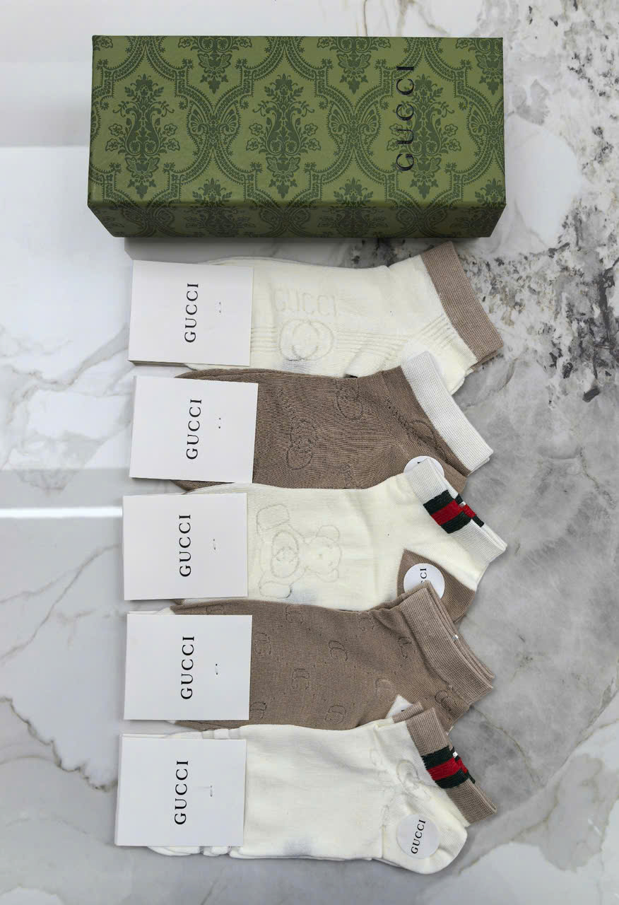 tất thời trang Gucci